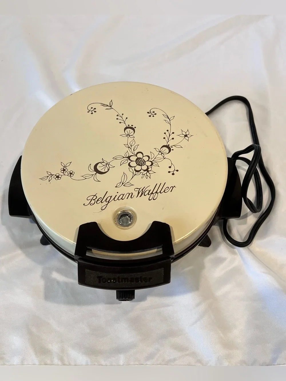 Vintage Toastmaster Belgian Waffle Maker Floral Cream